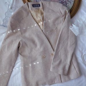 Beautiful vintage beige blazer from E.H.Woods